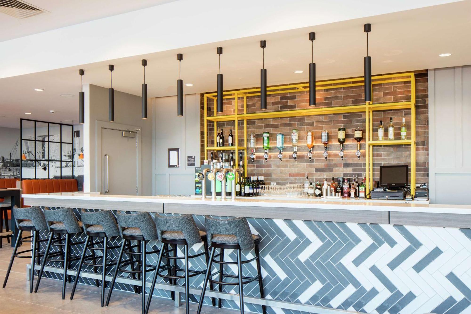 Hampton By Hilton Belfast City Centre Bagian luar foto